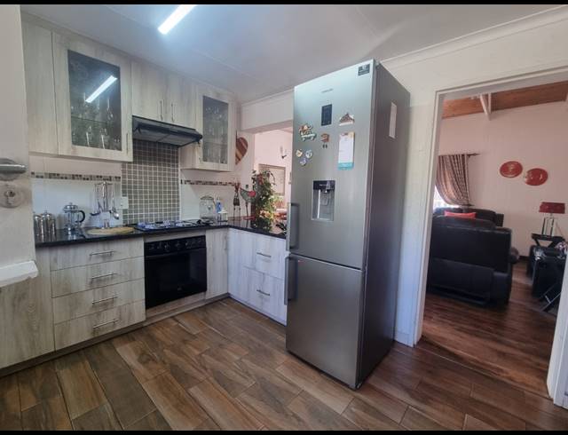 3 BEDROOM TOWNHOUSE FOR SALE IN VANDERBIJLPARK SW 5